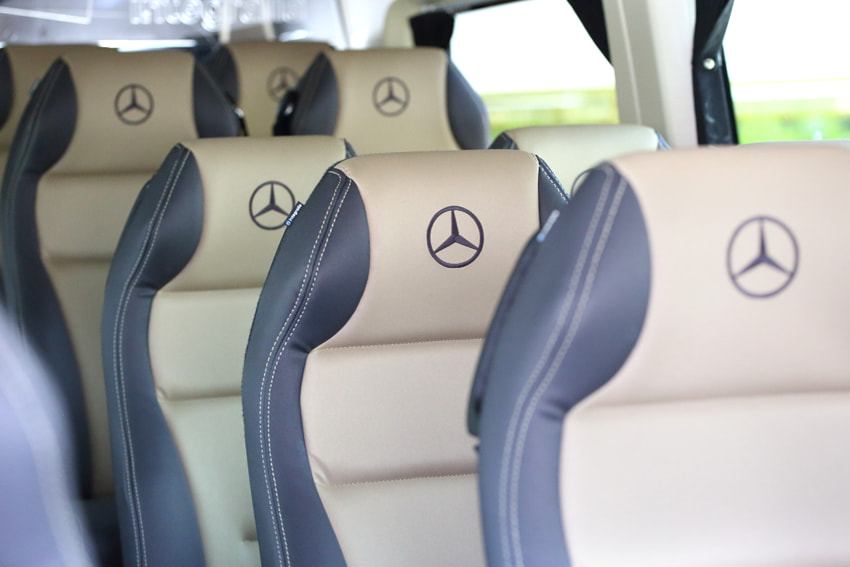 Minibús Mercedes Sprinter reposacabezas de asientos de pasajeros
